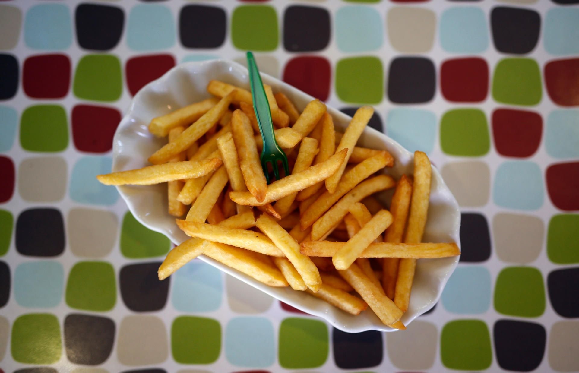 Die neue Verordnung zielt darauf ab, den umstrittenen Stoff Acrylamid in Pommes Frites und anderen Lebensmitteln weiter zu reduzieren.