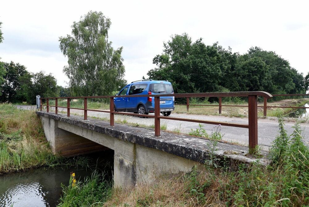 Die Taubebrücke zwischen Reppichau und Susigke soll abgerissen und eine neue gebaut werden.