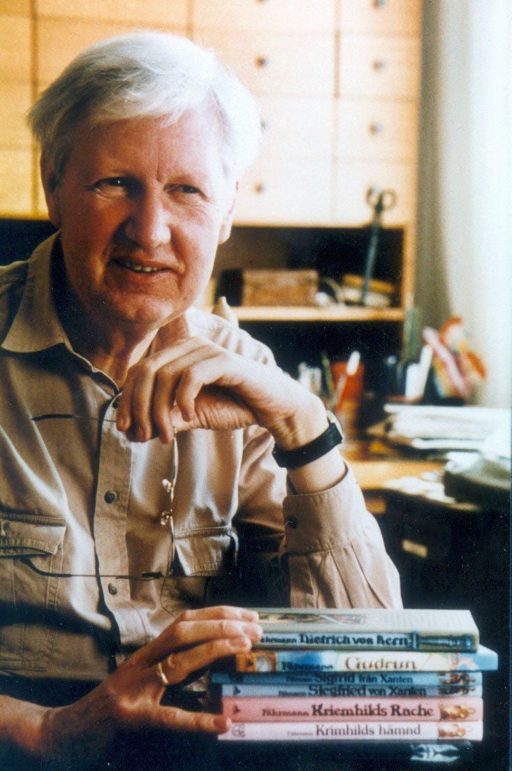 Der bekannte Kinder- und Jugendbuchautor Willi Fährmann ist am Donnerstag im Alter von 87 Jahren verstorben.