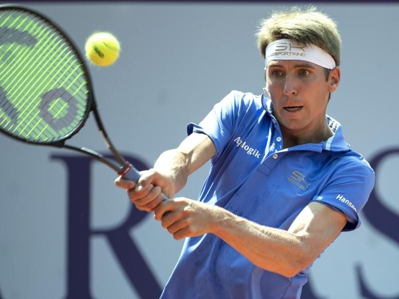 Cedrik Marcel Stebe muss sich vor seinem Viertelfinalspiel in Gstaad ein wenig gedulden. Foto: Peter Schneider/KEYSTONE