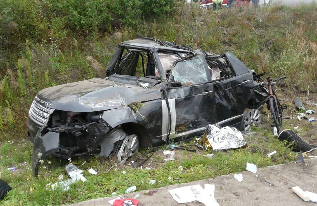 Ein Kleinkind und dessen Mutter wurden bei dem Unfall verletzt.