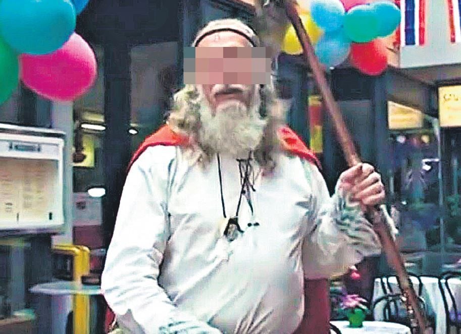 Der Mann, der sich Burgos von Buchonia nennt, lebte von August bis Ende November auf dem Campingplatz in Querfurt.