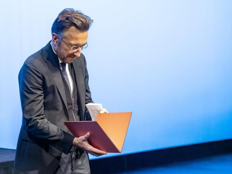 Lukas Bärfuss hat den diesjährigen Georg-Büchner-Preis bekommen. Foto: Boris Roessler/dpa
