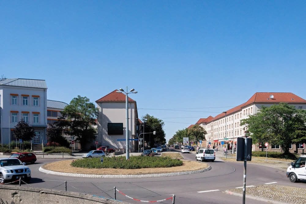 Ab Donnerstag 12 Uhr sind alle Zufahrten zum Kreisel am Rudolf-Breitscheid-Platz für anderthalb Wochen gesperrt.