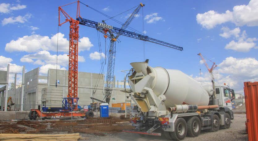 Mit Kran und Betonmischer: Lieken baut in Wittenberg das Werk vollkommen neu auf.