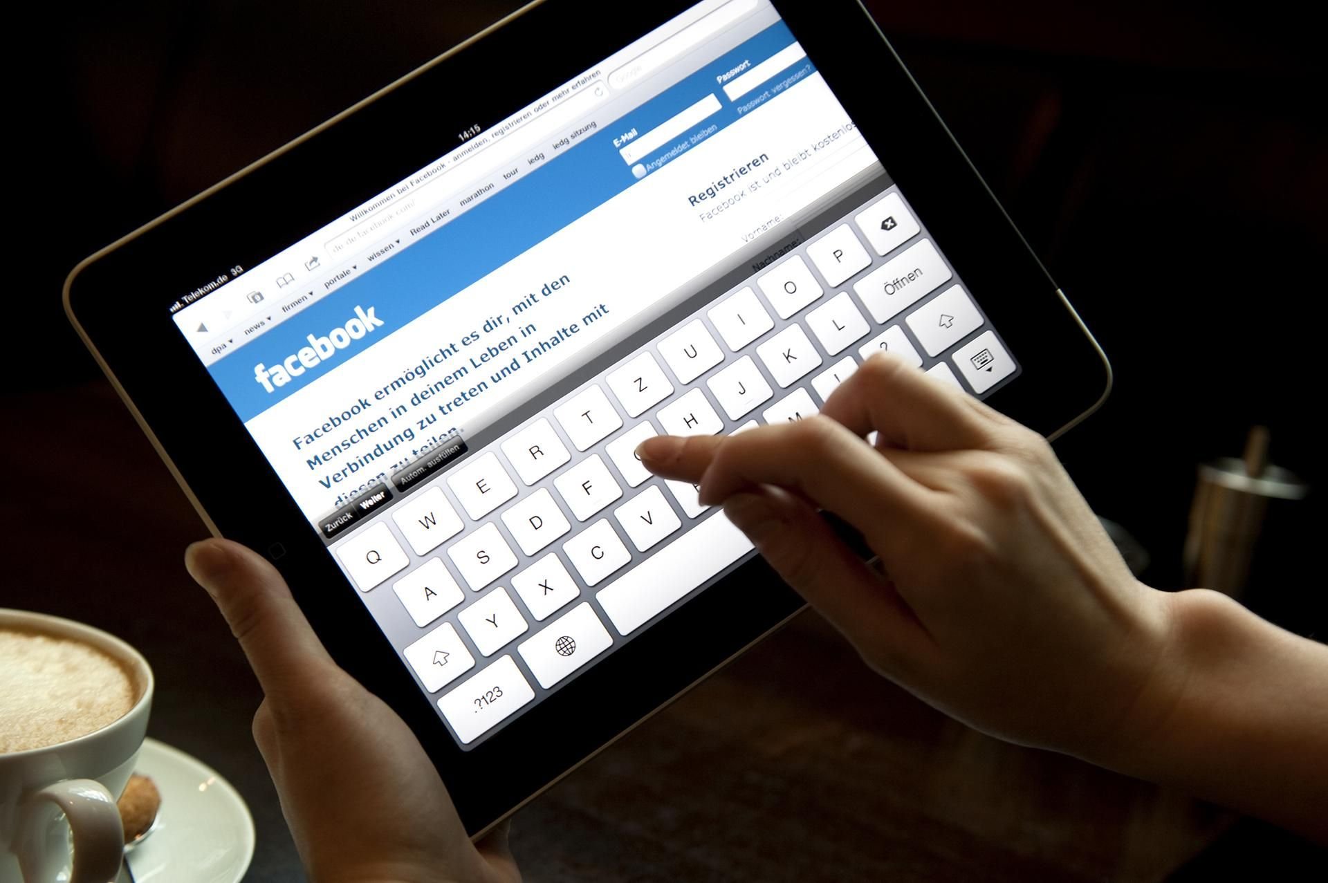 Einloggen bei Facebook: Passwörter für Online-Dienste sollten nicht leichtsinnig gewählt werden.