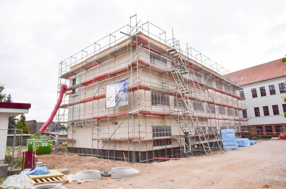 Der Modulanbau steht.