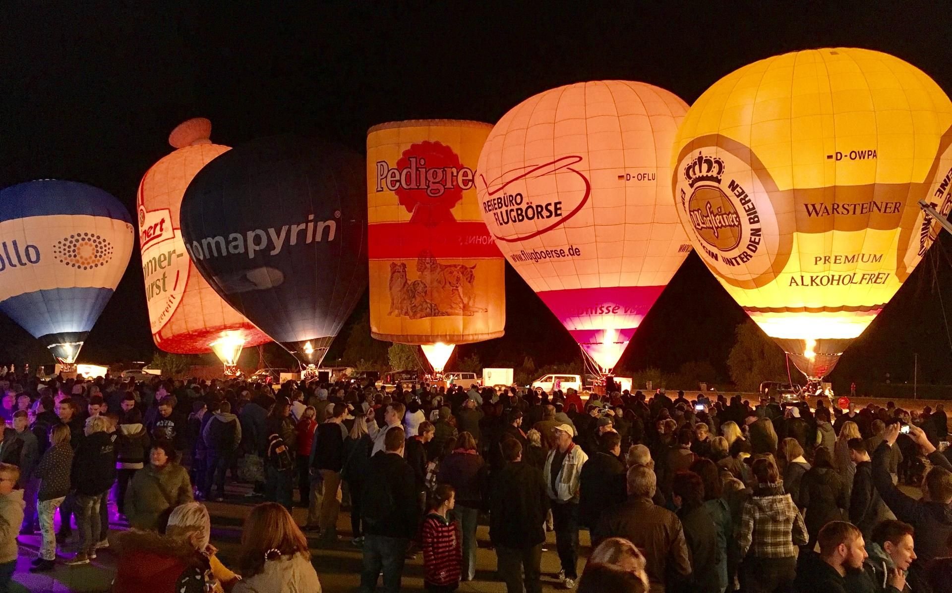 Das Ballonglühen war der Höhepunkt zur Kleinen Wiese in Eisleben.
