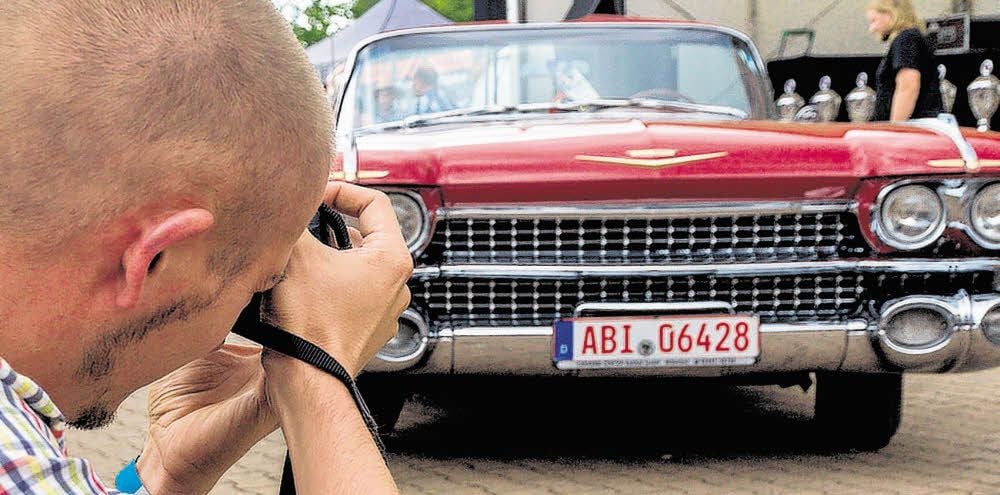 Und noch ein Schnappschuss: Formschöne Karossen und heiße Schlitten waren begehrte Fotomotive und zogen tausende Fans an.