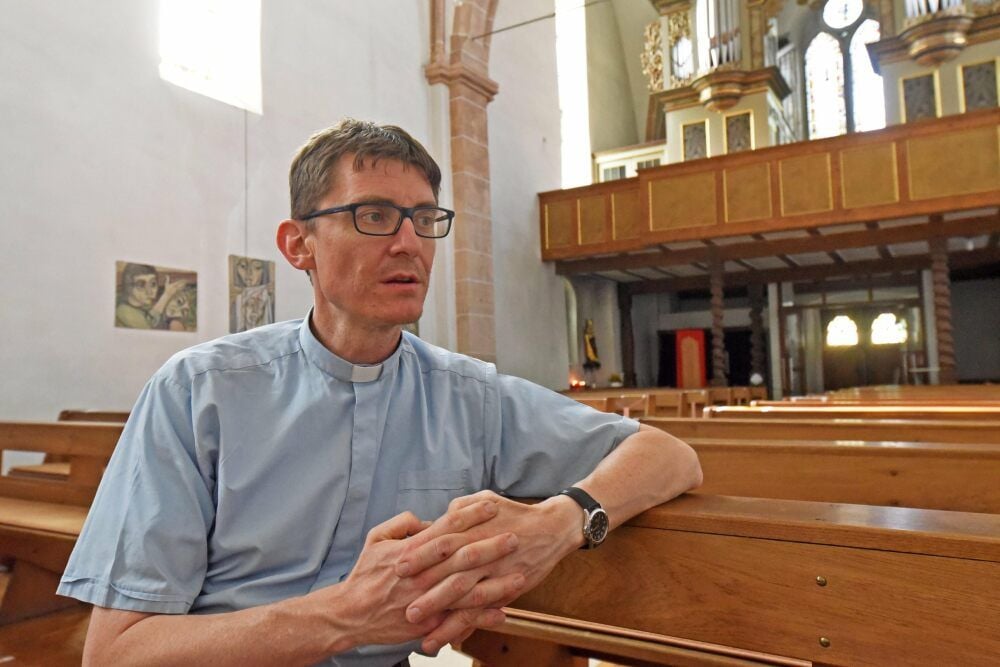 Pfarrer Johannes Zülicke in der Marktkirche in Aschersleben.