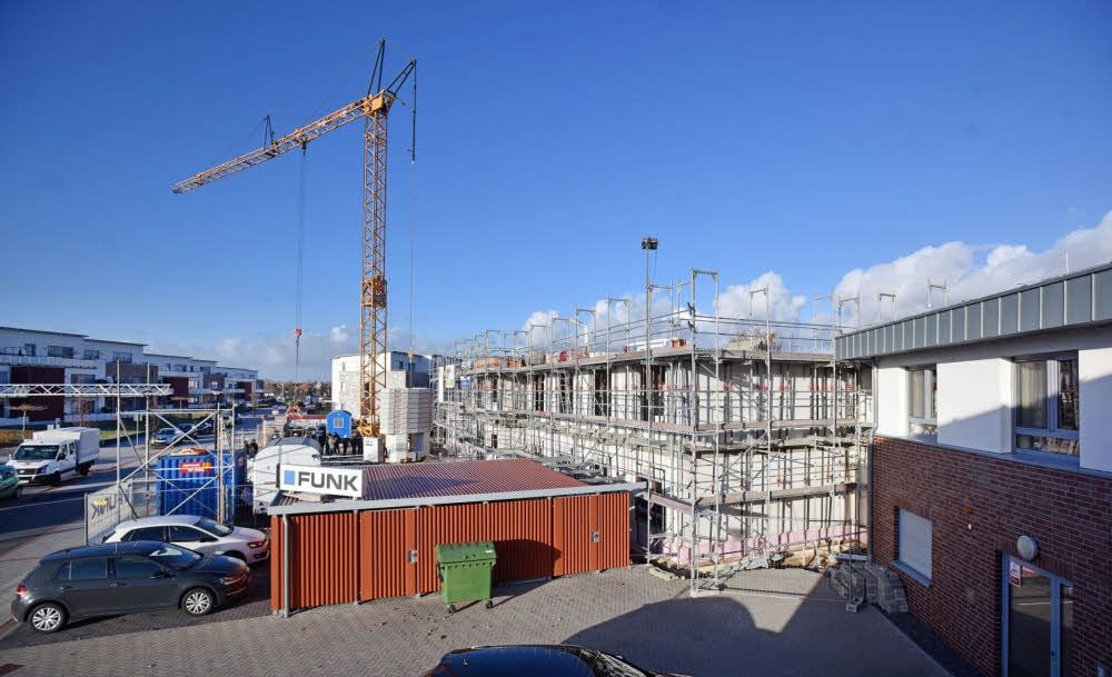 Das neue Bettenhaus steht direkt am Goitzschesee. Im nächsten Sommer sollen die 30 Zimmer bezugsfertig sein.