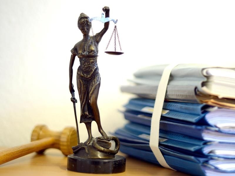 Die modellhafte Nachbildung der Justitia. Foto: Volker Hartmann/Archivbild