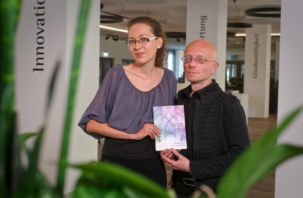 Die Dichterin Felice Siana und der Fotograf Frank Helbig haben zusammen ein Buch herausgebracht.