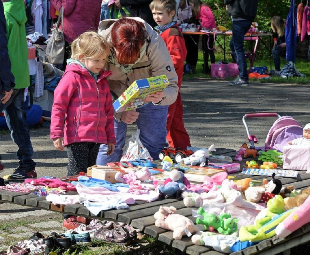 Auch Kinderflohmärkte gehörten zum Angebot der Stadtpark-Babybörse. Auch sie hatten stets viele große und kleine Besucher.
