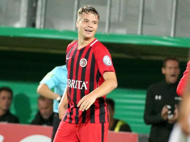 Niklas Schmidt war zuletzt an den SV Wehen Wiesbaden ausgeliehen. Foto: Hasan Bratic