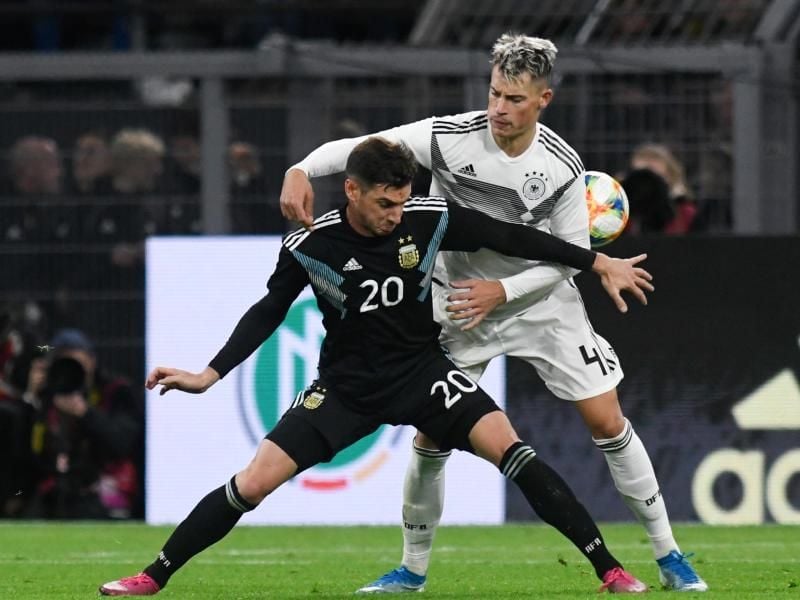 Hatte gegen Argentinien alles im Griff: DFB-Debütant Robin Koch. Foto: Bernd Thissen/dpa