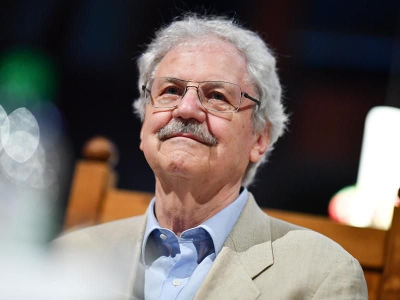 Dem Kinderbuchautor Paul Maar gehen die Ideen nicht aus. Foto: Uwe Anspach/dpa