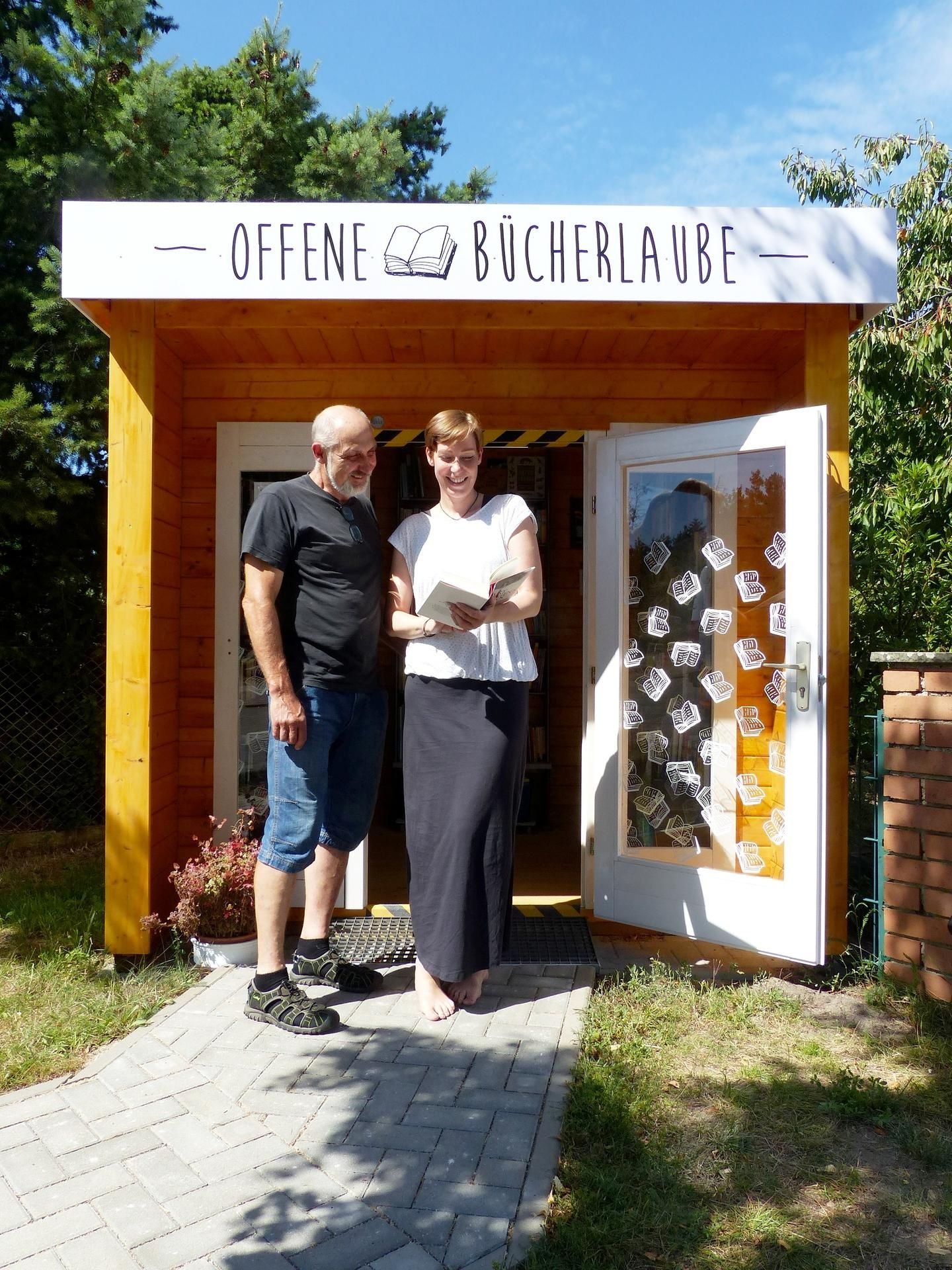 Peter Arning und Tochter Juliane betreiben die Bücherlaube