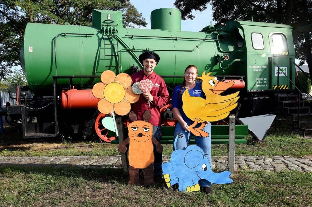 Theresa Schneidewind und Dirk Lawrenz freuen sich auf viele kleine und große Maus-Fans am Türöffnertag in der Alten Brikettfabrik.