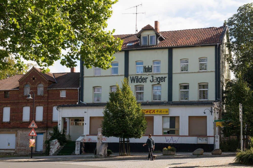 Das ehemalige Hotel „Wilder Jäger" in der Bahnhofstraße.