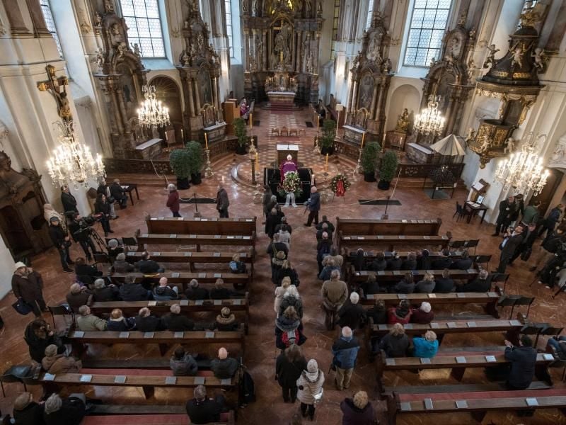 Aufbahrung Kardinal Lehmanns in der Augustinerkirche. Foto: Andreas Arnold