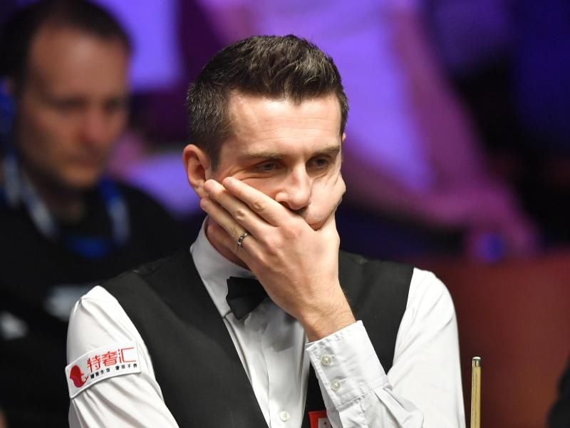 Der dreimale Weltmeister Mark Selby ist bei der Snooker-WM überraschend bereits im Achtelfinale ausgeschieden. Foto: Dave Howarth/PA Wire
