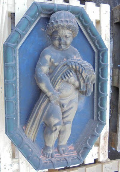 Eines der Reliefs