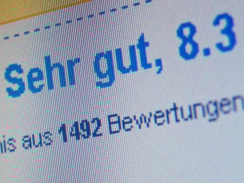 Können so viele Bewertungen falsch sein? - Das kommt darauf an, ob das Portal sie geprüft hat. Foto: Andrea Warnecke/dpa-tmn