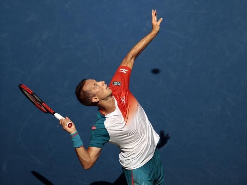 Philipp Kohlschreiber unterliegt in Paris in Runde zwei Marin Cilic. Foto: Andres Kudacki/AP