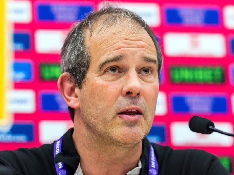 Testet zweimal mit Deutschlands Handball-Frauen gegen die Niederlande: Bundestrainer Henk Groener. Foto: Marco Wolf/dpa