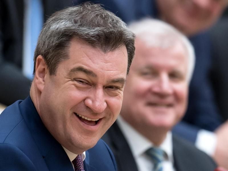 Söder (l) folgt auf CSU-Chef Seehofer, der von dem Amt am 13. März zurückgetreten ist. Foto: Sven Hoppe