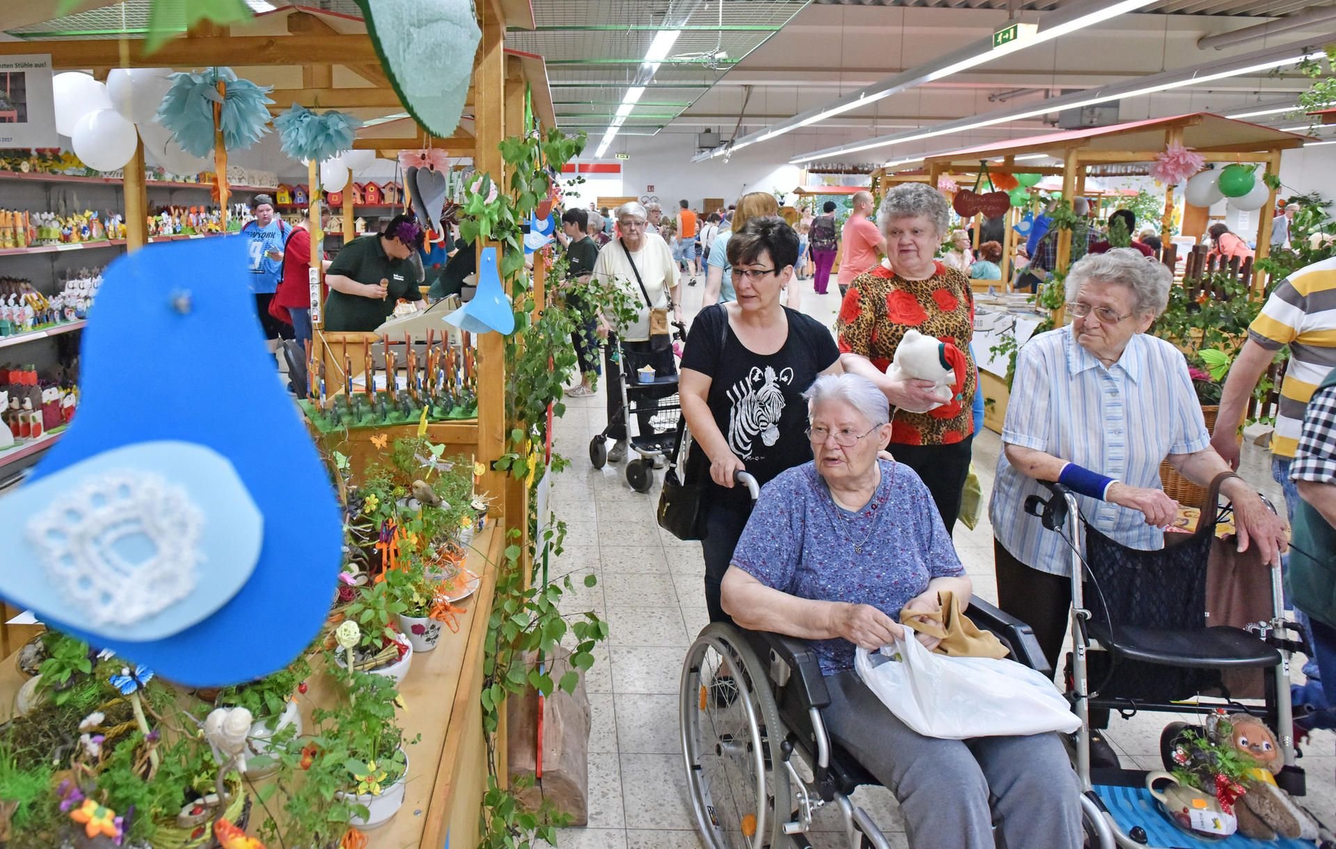 Zahlreiche Gäste gab es beim Markt der Möglichkeiten im Sozialkaufhaus in Wolfen-Nord.