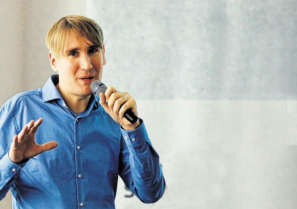 Der Technologieforscher Magnus Kalkuhl warnt davor, die Digitalisiserung der Gesellschaft zu verschlafen.