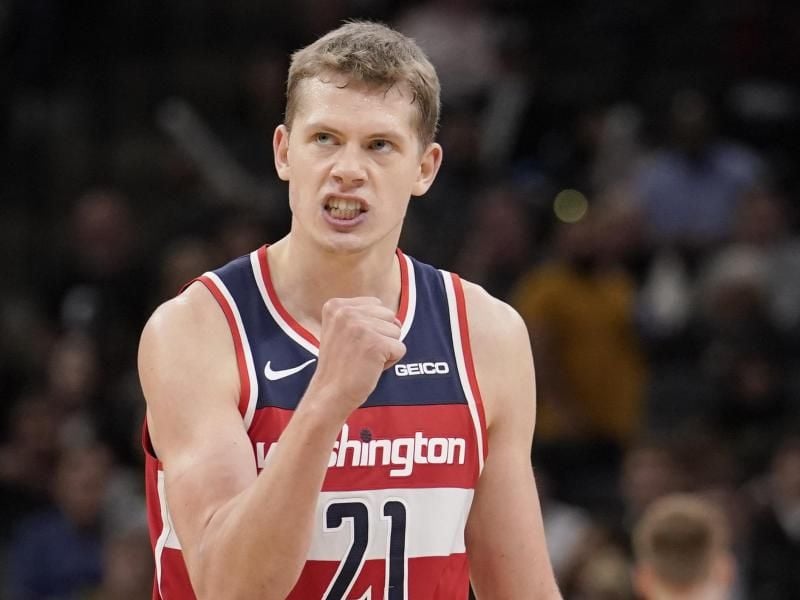 Verlor mit den Washington Wizards das erste Testspiel nach der Corona-Pause: Moritz Wagner. Foto: Darren Abate/FR115 AP/dpa