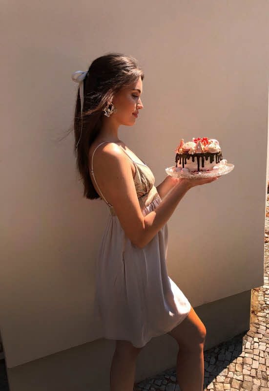 Gut inszeniert auf Instagram: Für die Babyparty einer Freundin hat Sophia eigens eine Torte gebacken.