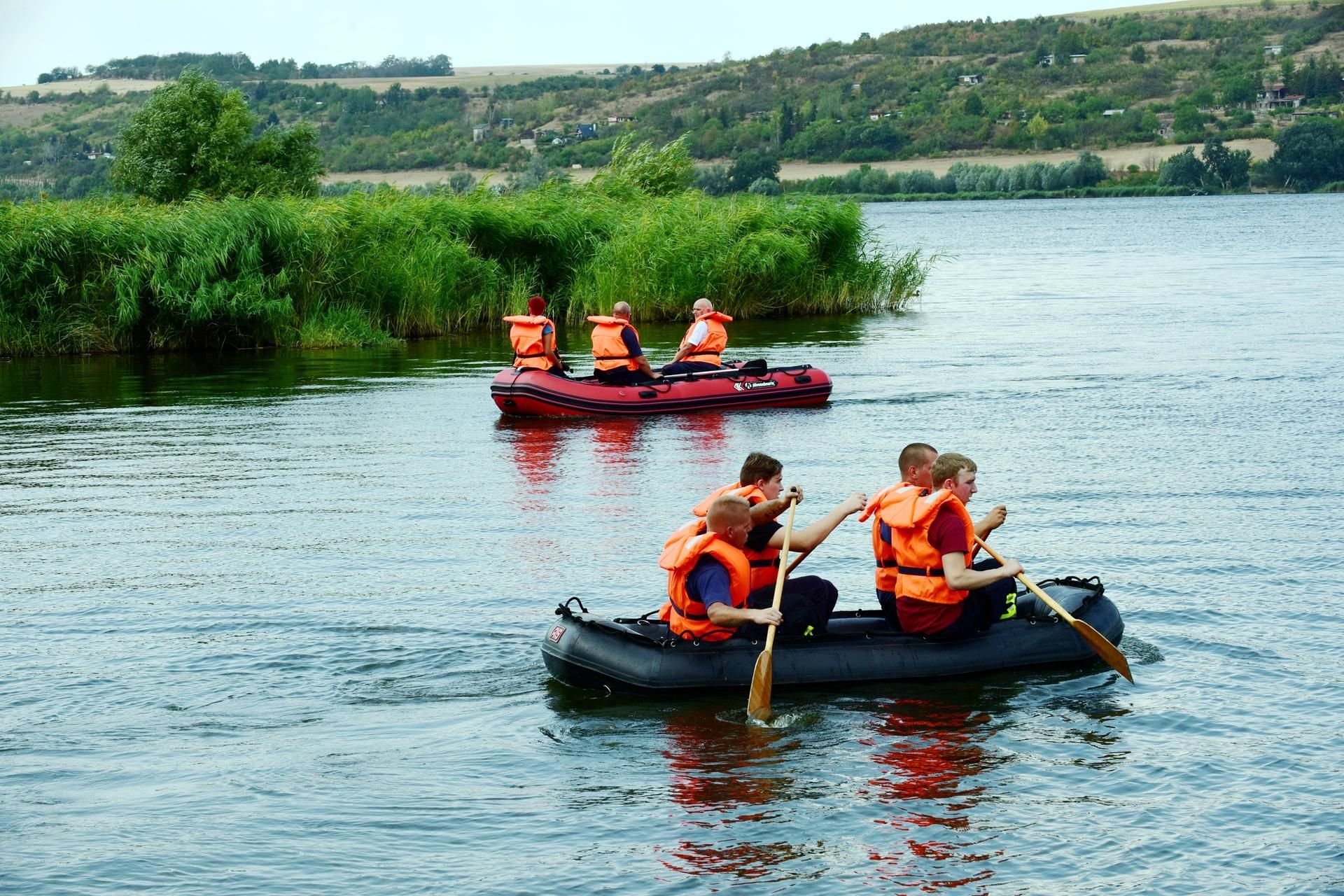 Bei der Wasserrettung am Süßen See waren viele Helfer im Einsatz.