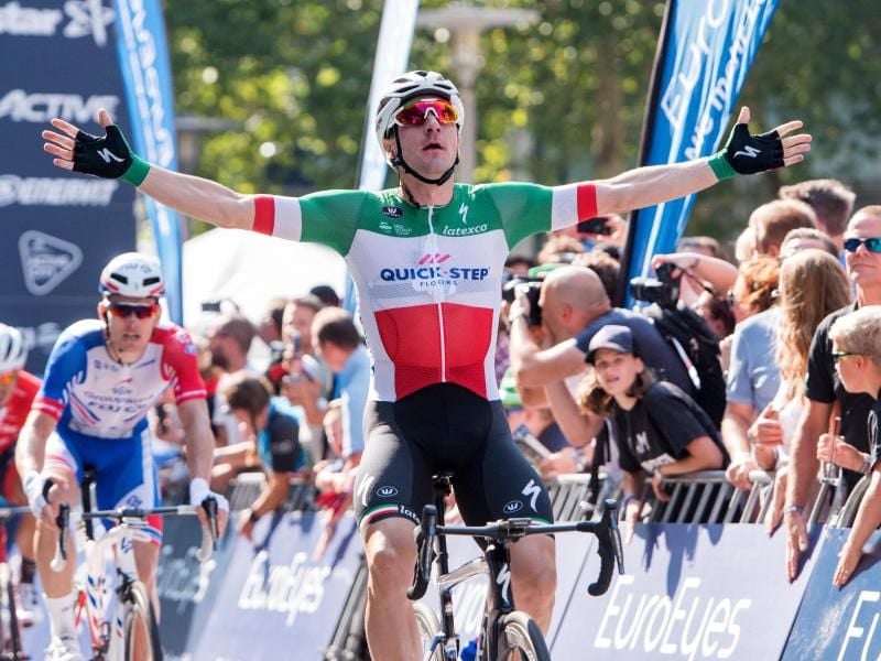 Elia Viviani siegte in Hamburg. Foto: Daniel Bockwoldt