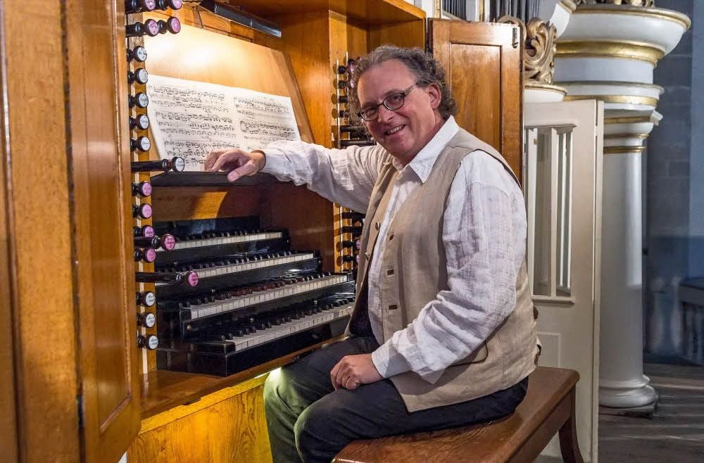 Der hauptberufliche Gewandhausorganist zu Leipzig, Michael Schönheit, freut sich bereits auf die Samstag beginnenden Merseburger Orgeltage, die er seit mehr als 20 Jahren ehrenamtlich auf die Beine stellt.