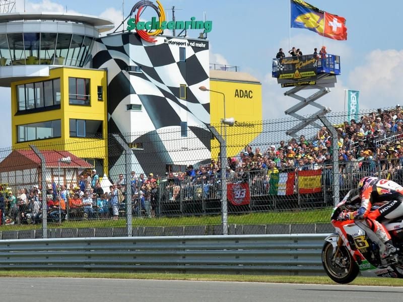 Bis vorerst 2021 bleibt die Motorrad-WM auf dem Sachsenring. Foto: Hendrik Schmidt