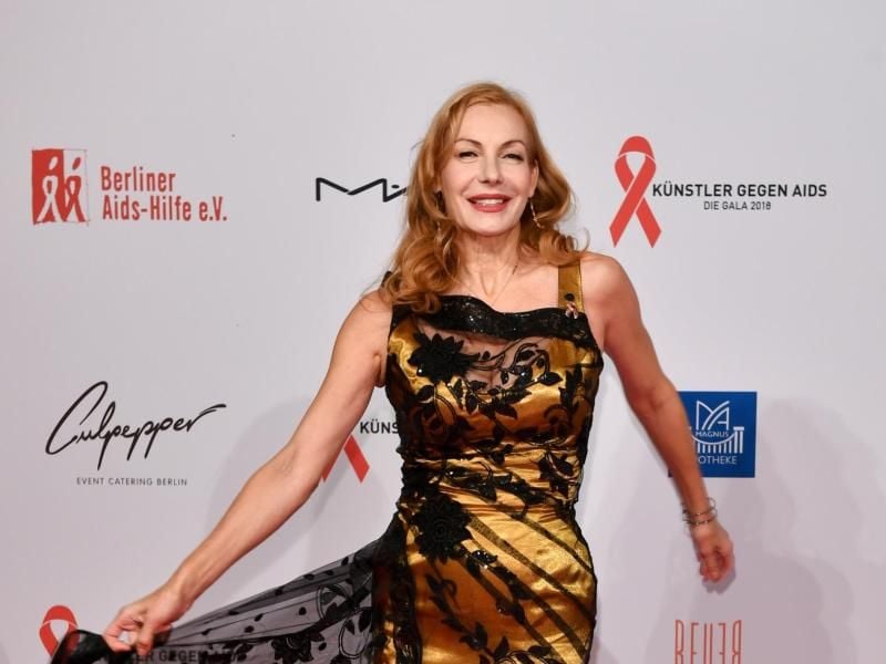 Ute Lemper bei der Benefizgala „Künstler gegen Aids” im Berliner Theater des Westens. Foto: Jens Kalaene