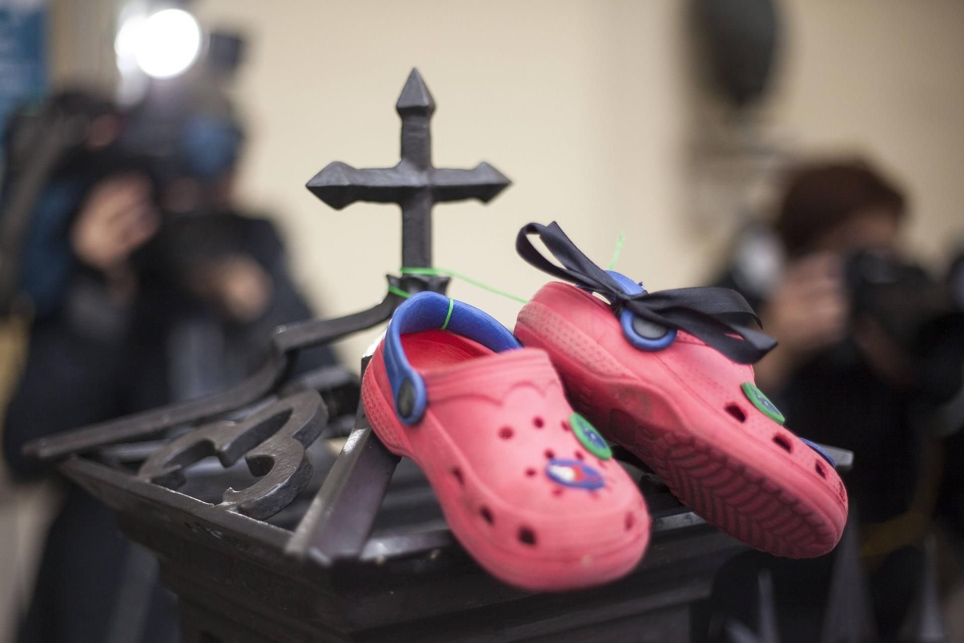 Die katholische Kirche in Deutschland hat eingeräumt, dass kirchliche Machtstrukturen den Missbrauch von Kindern und Jugendlichen begünstigen.