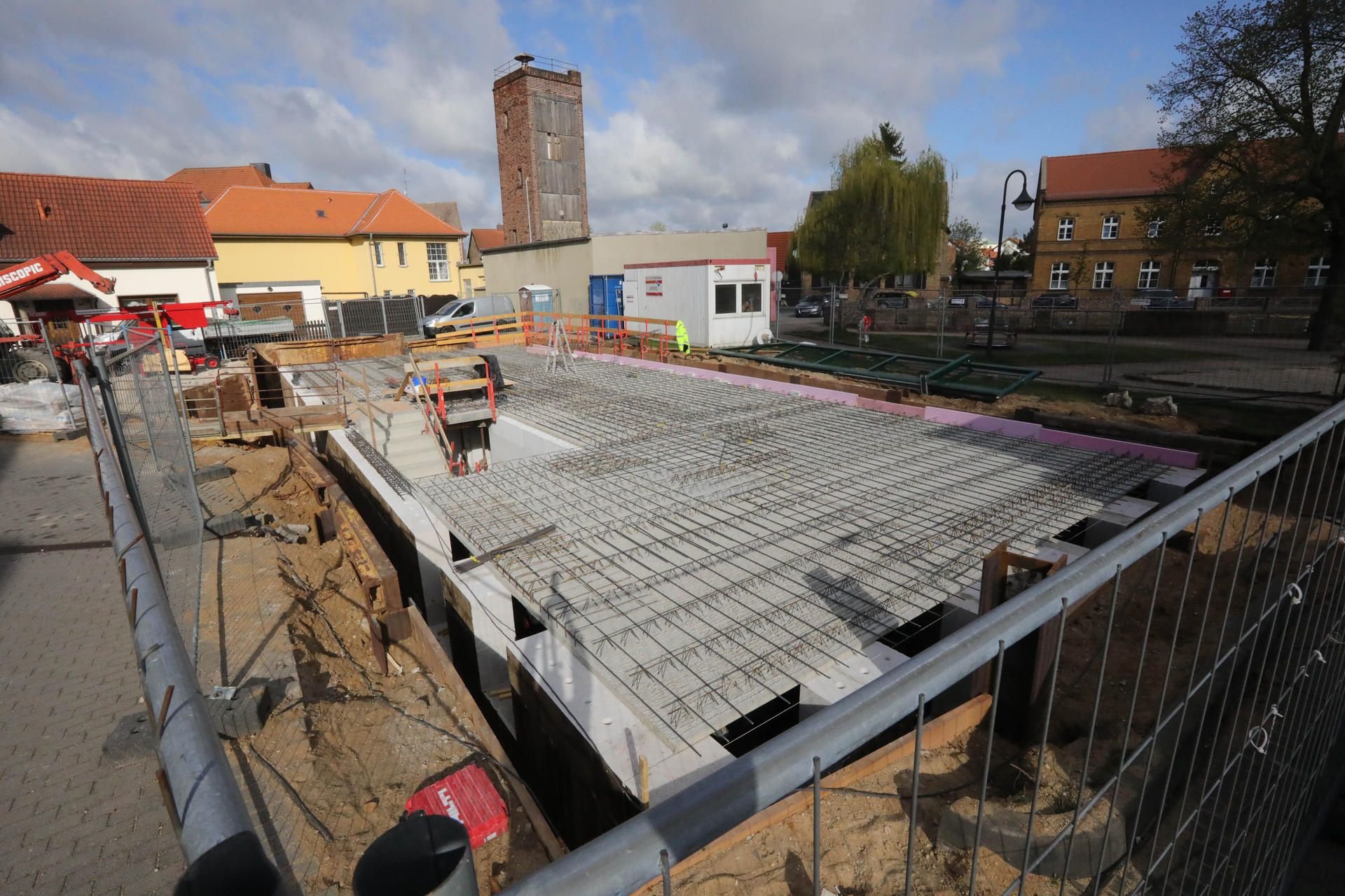 Das Kellergeschoss des neuen Gebäudes ist bereits fertig.