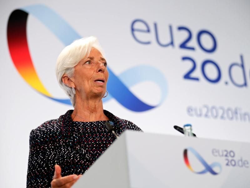 „Die Auswirkungen der Pandemie spürt man weiterhin”, sagte die Präsidentin der Europäischen Zentralbank (EZB), Christine Lagarde. Foto: Hannibal Hanschke/REUTERS/POOL/dpa