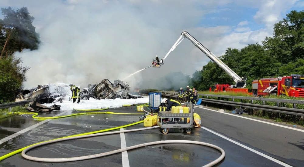 Bei einem Lkw-Unfall auf der Autobahn 9 am 22. Juni dieses Jahres waren die Wehren Dessau und Lingenau gemeinsam im Einsatz.
