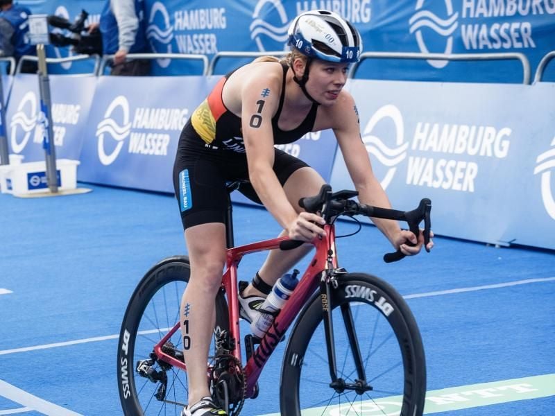 Laura Lindemann wurde beim Hamburg-Triathlon auf der Sprintdistanz Zweite. Foto: Christophe Gateau