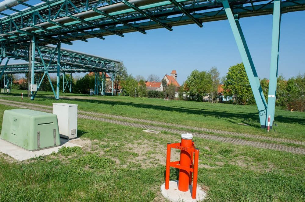 Die Brunnen im Vordergrund sind wartungsintensiv und damit teuer. Deswegen wird die MDSE Greppin künftig ganz anders schützen.