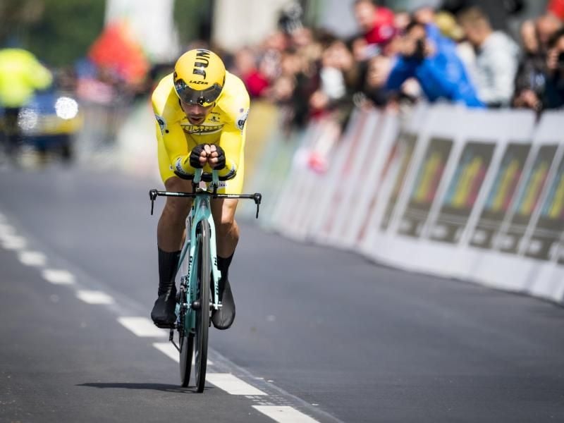 Primoz Roglic gewinnt auch das abschließende Zeitfahren der Tour de Romandie. Foto: Jean-Christophe Bott/KEYSTONE