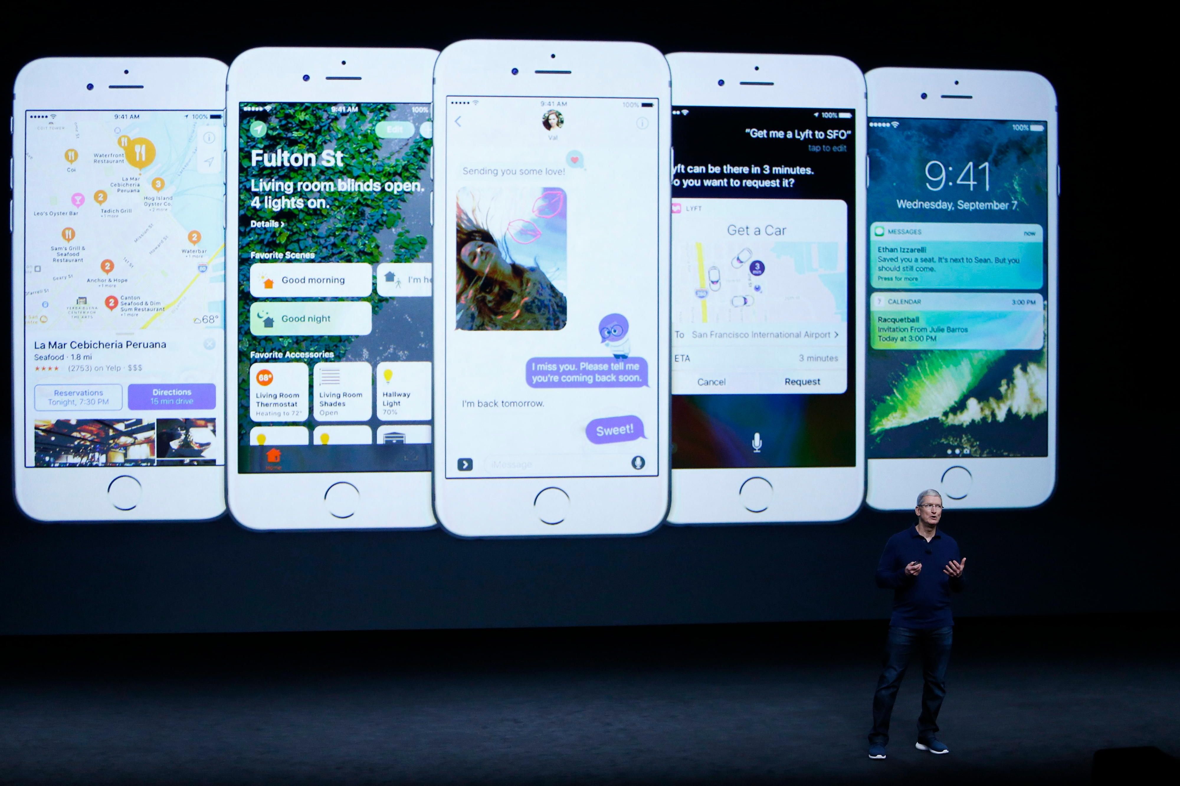 Apple-Chef Tim Cook stellt das neue iPhone vor.