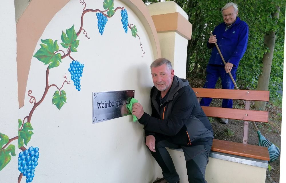 Uwe Lehmann an der Weinbergsquelle in Bad Schmiedeberg