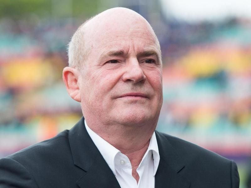 Siegfried Dietrich schaut in die Runde. Foto: picture alliance / dpa / Archivbild